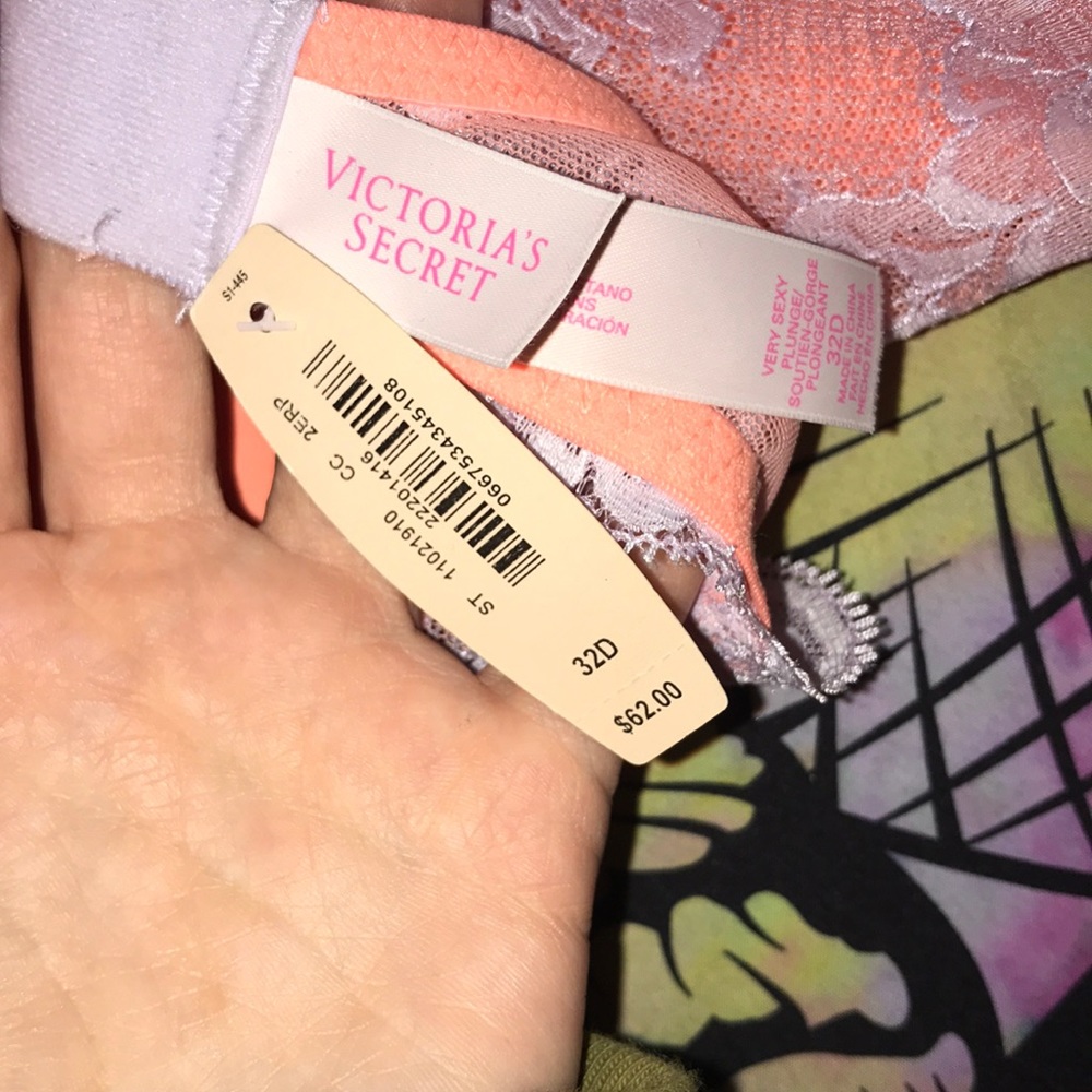 NWT Victoria’s Secret Bra 32D - Picture 4 of 5